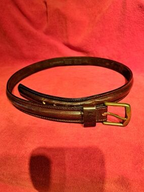 Classic Brown Leather Men’s Belt with Brass Buckle